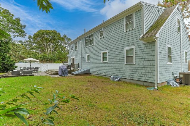 3 Jupiter Ln, Yarmouth, MA 02664