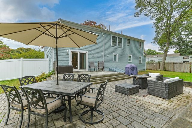 3 Jupiter Ln, Yarmouth, MA 02664