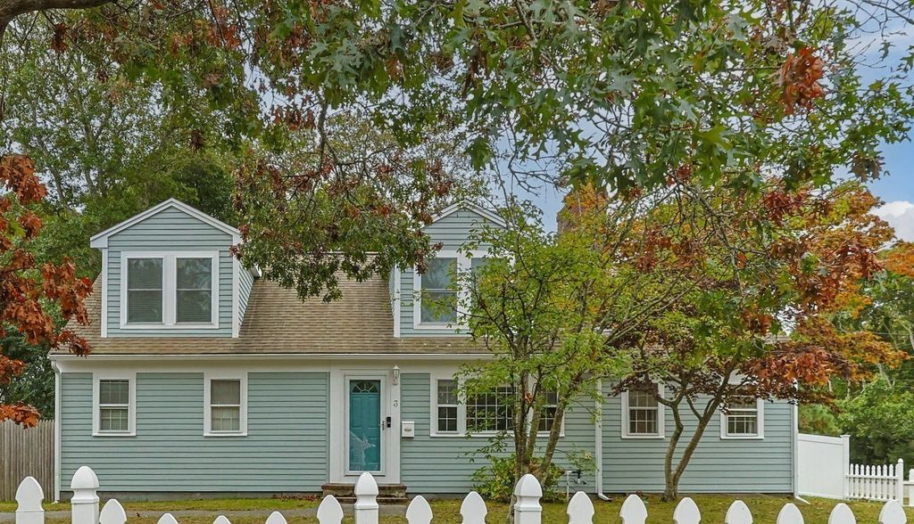 3 Jupiter Ln, Yarmouth, MA 02664