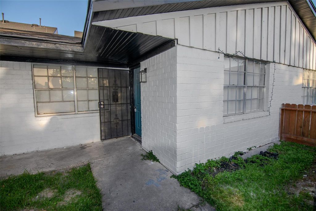 1661 Northwood Street 1661, Houston, TX 77009