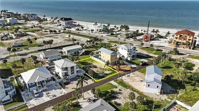 130 Mid Island DR, Fort Myers Beach, FL 33931