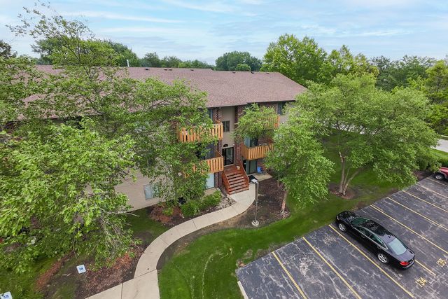 718 Rodenburg Road 206, Roselle, IL 60172