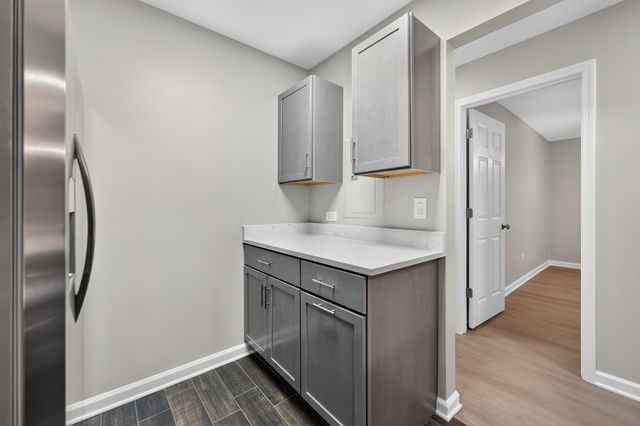 718 Rodenburg Road 206, Roselle, IL 60172