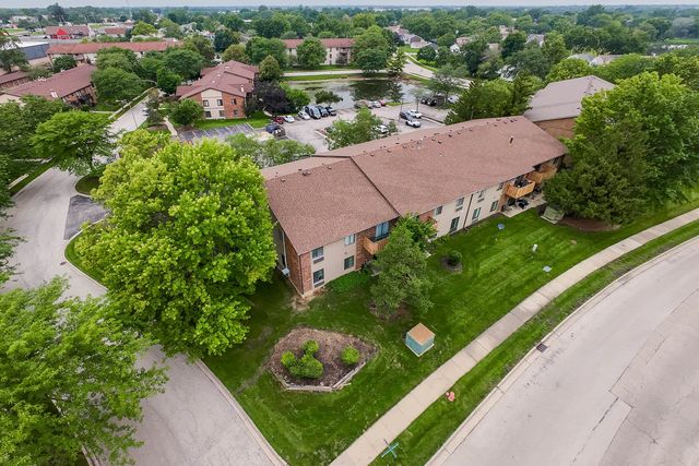 718 Rodenburg Road 206, Roselle, IL 60172