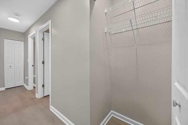 718 Rodenburg Road 206, Roselle, IL 60172