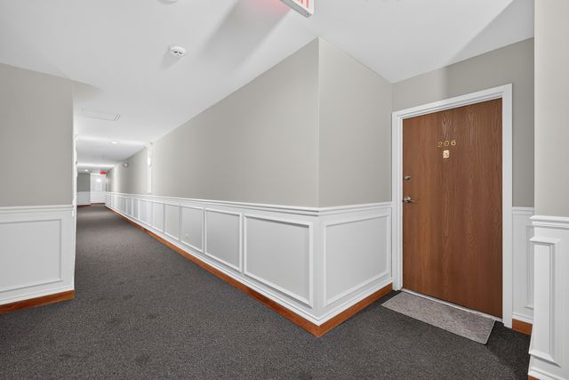 718 Rodenburg Road 206, Roselle, IL 60172