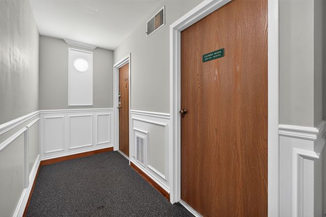 718 Rodenburg Road 206, Roselle, IL 60172