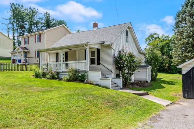 405 Miller ST, Christiansburg, VA 24073