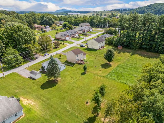 405 Miller ST, Christiansburg, VA 24073