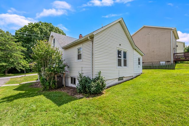 405 Miller ST, Christiansburg, VA 24073