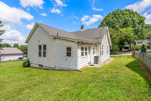 405 Miller ST, Christiansburg, VA 24073