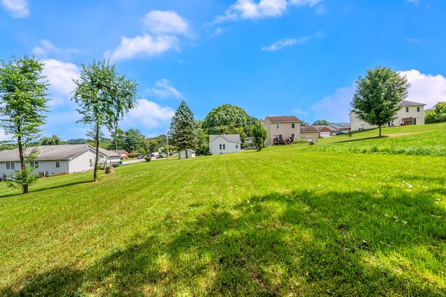 405 Miller ST, Christiansburg, VA 24073
