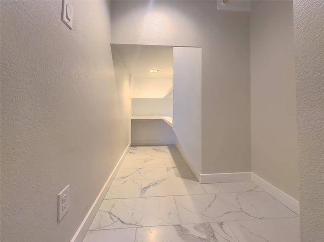 2400 Bruin DR 27, Spicewood, TX 78669