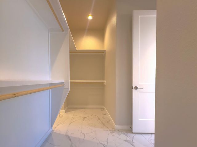 2400 Bruin DR 27, Spicewood, TX 78669