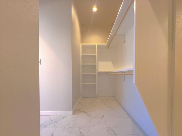 2400 Bruin DR 27, Spicewood, TX 78669