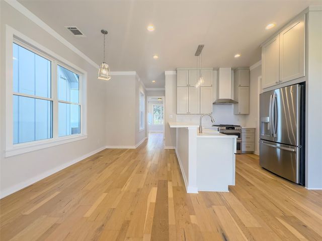 2400 Bruin DR 27, Spicewood, TX 78669