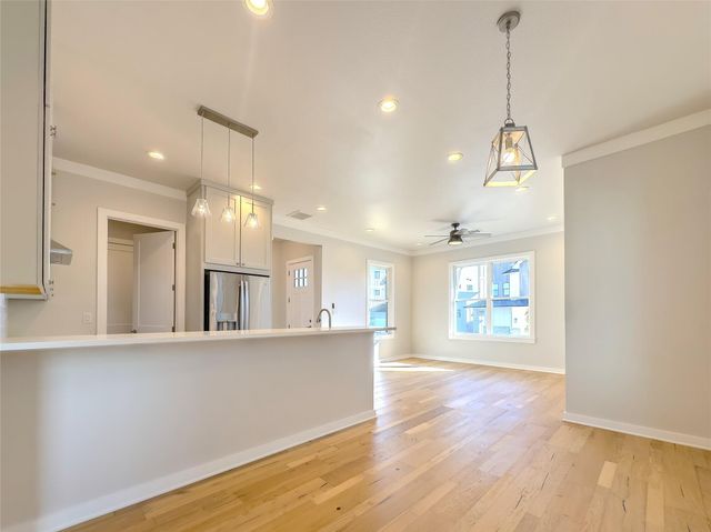 2400 Bruin DR 27, Spicewood, TX 78669