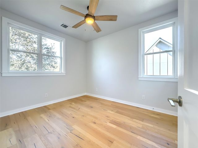 2400 Bruin DR 27, Spicewood, TX 78669
