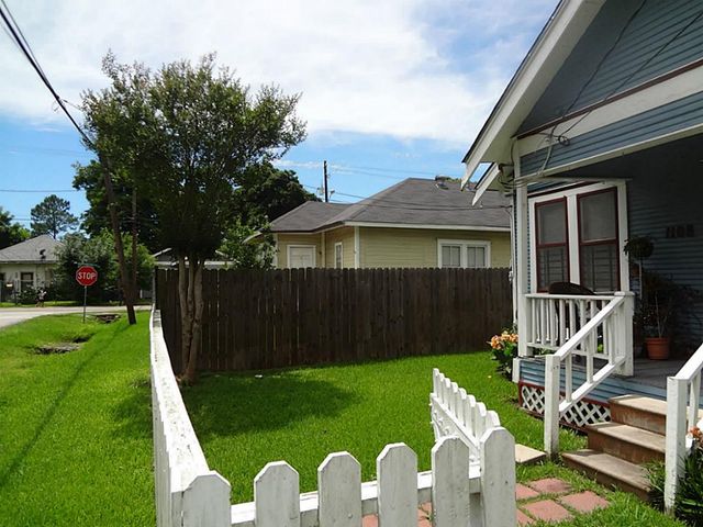 1108 Mathis, Houston, TX 77009