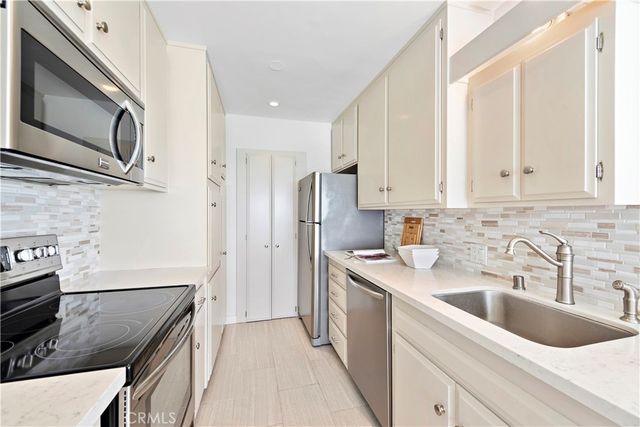 31561 Table Rock Drive 208, Laguna Beach, CA 92651