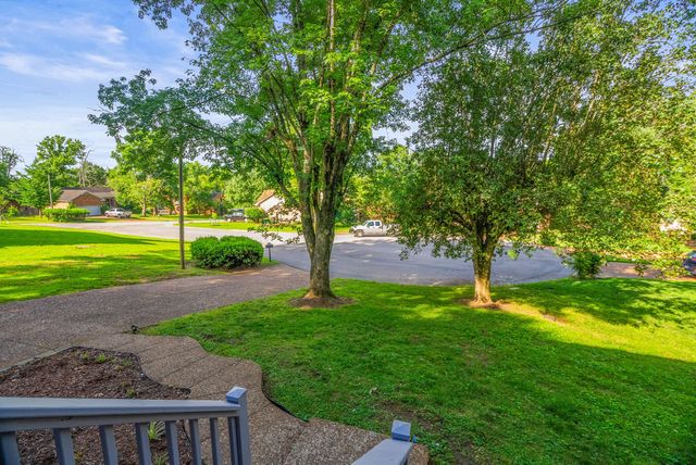 305 Cherokee Trl, Goodlettsville, TN 37072