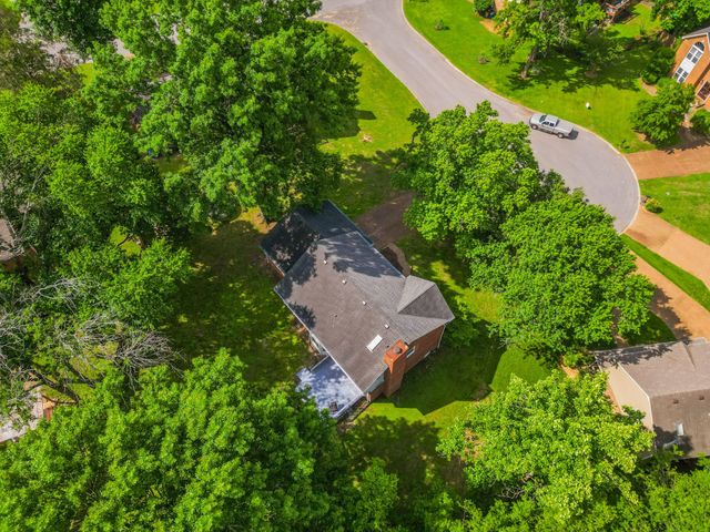 305 Cherokee Trl, Goodlettsville, TN 37072