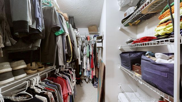 1122 Powerhouse Ln 203, Lyndon, KY 40242