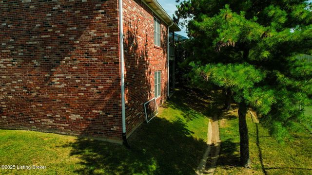 1122 Powerhouse Ln 203, Lyndon, KY 40242