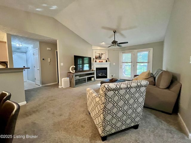 1122 Powerhouse Ln 203, Lyndon, KY 40242