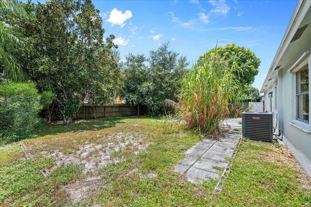 4820 Poseidon Place, Lake Worth, FL 33463