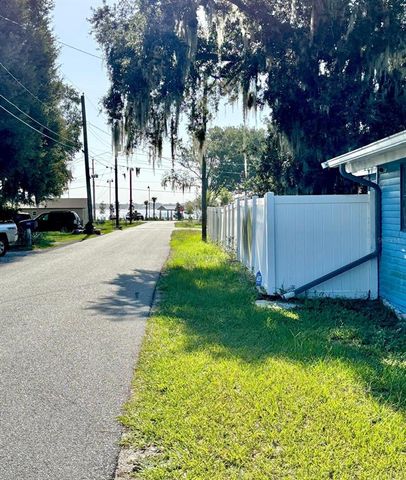 108 EARL STREET, Auburndale, FL 33823