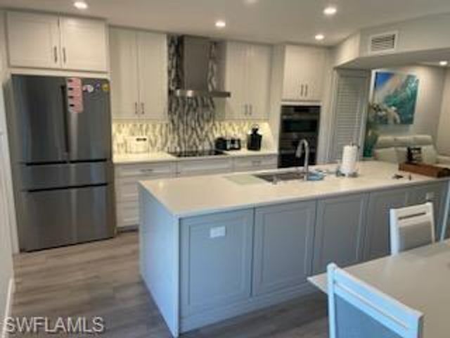 788 Park Shore DR B19, Naples, FL 34103