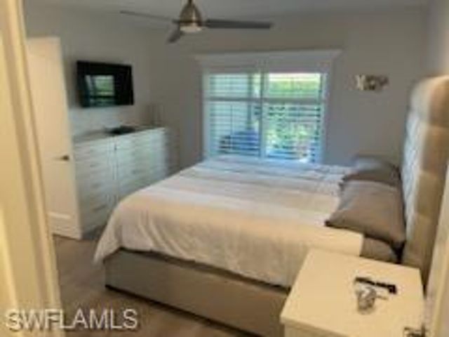 788 Park Shore DR B19, Naples, FL 34103