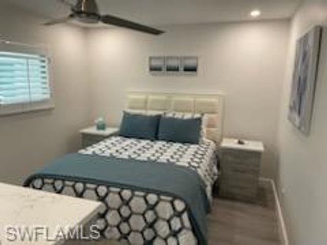 788 Park Shore DR B19, Naples, FL 34103