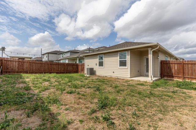 305 FAIRFAX Ave, San Marcos, TX 78666