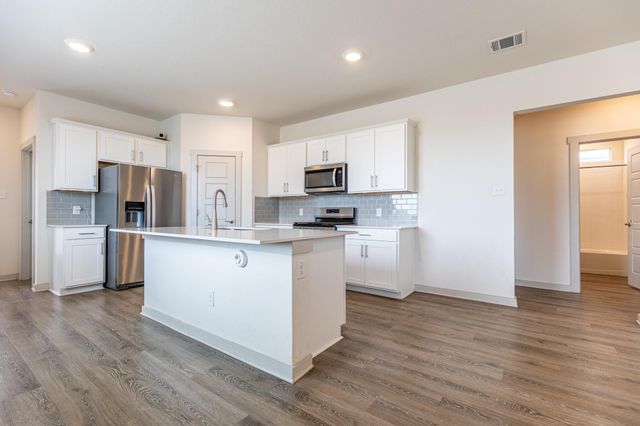 305 FAIRFAX Ave, San Marcos, TX 78666