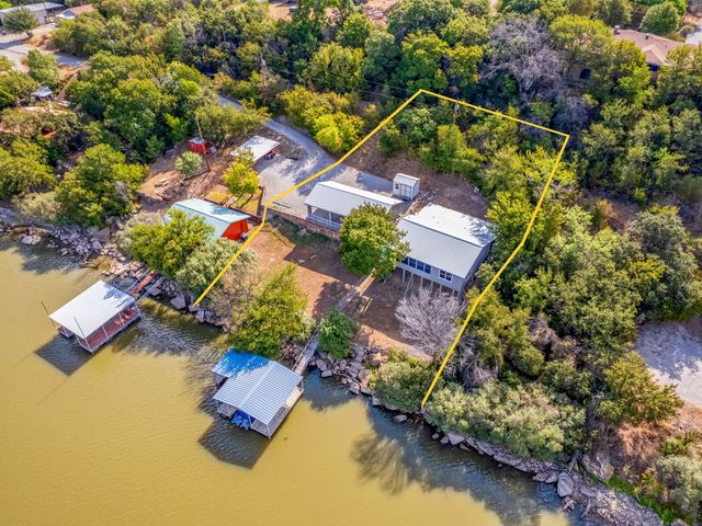 6926 Shamrock Drive, Brownwood, TX 76801