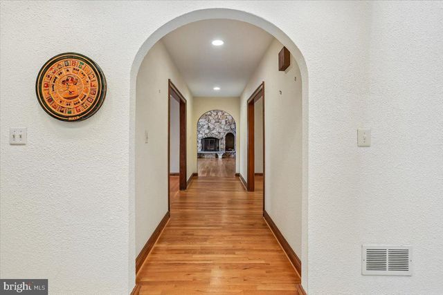 11112 TARA RD, Potomac, MD 20854