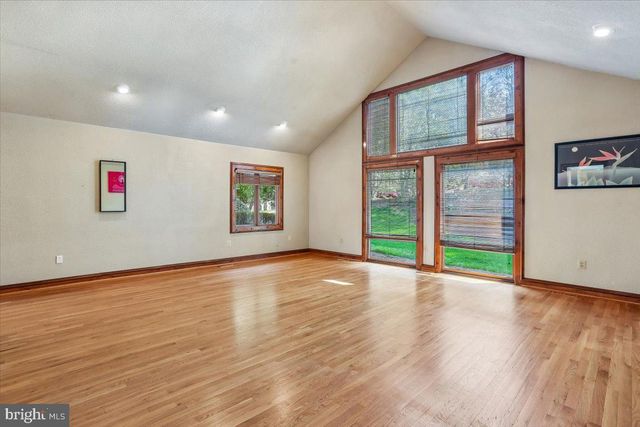11112 TARA RD, Potomac, MD 20854