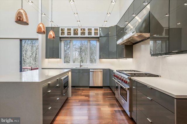 11112 TARA RD, Potomac, MD 20854