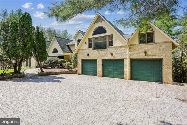 11112 TARA RD, Potomac, MD 20854