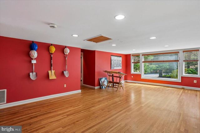 11112 TARA RD, Potomac, MD 20854