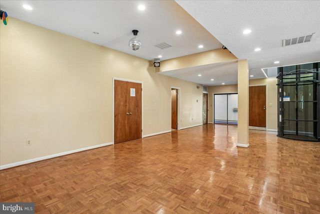 11112 TARA RD, Potomac, MD 20854