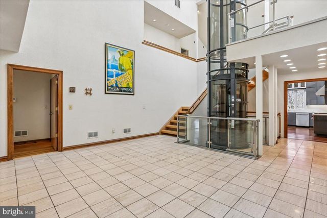 11112 TARA RD, Potomac, MD 20854