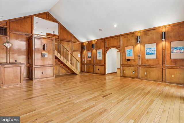 11112 TARA RD, Potomac, MD 20854