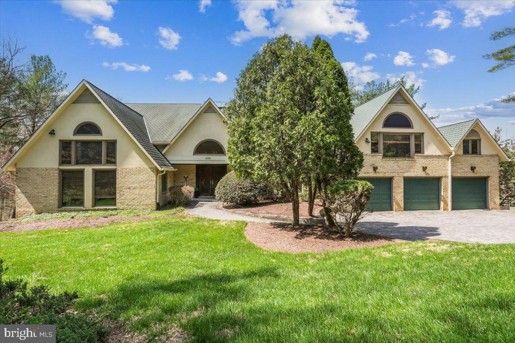 11112 TARA RD, Potomac, MD 20854