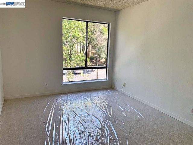 430 N Civic Dr 208, Walnut Creek, CA 94596