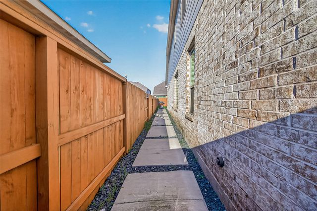 15814 Dutton Pines Drive, Humble, TX 77346