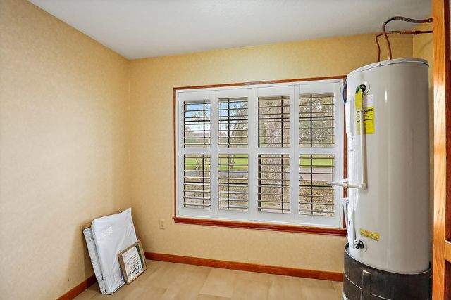 15151 Lakeview Drive, Beach City, TX 77523