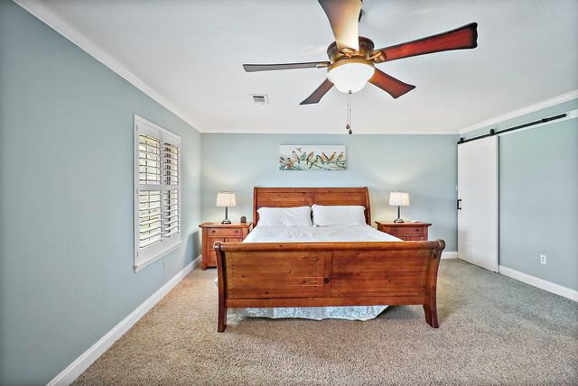 15151 Lakeview Drive, Beach City, TX 77523